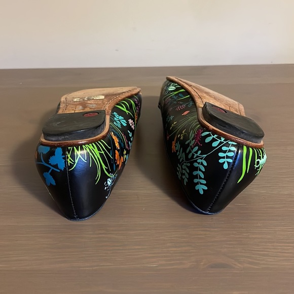 Camper Black Leather Colourful Embroidered Floral Print Flats - Women’s Size 36 - Picture 8 of 9